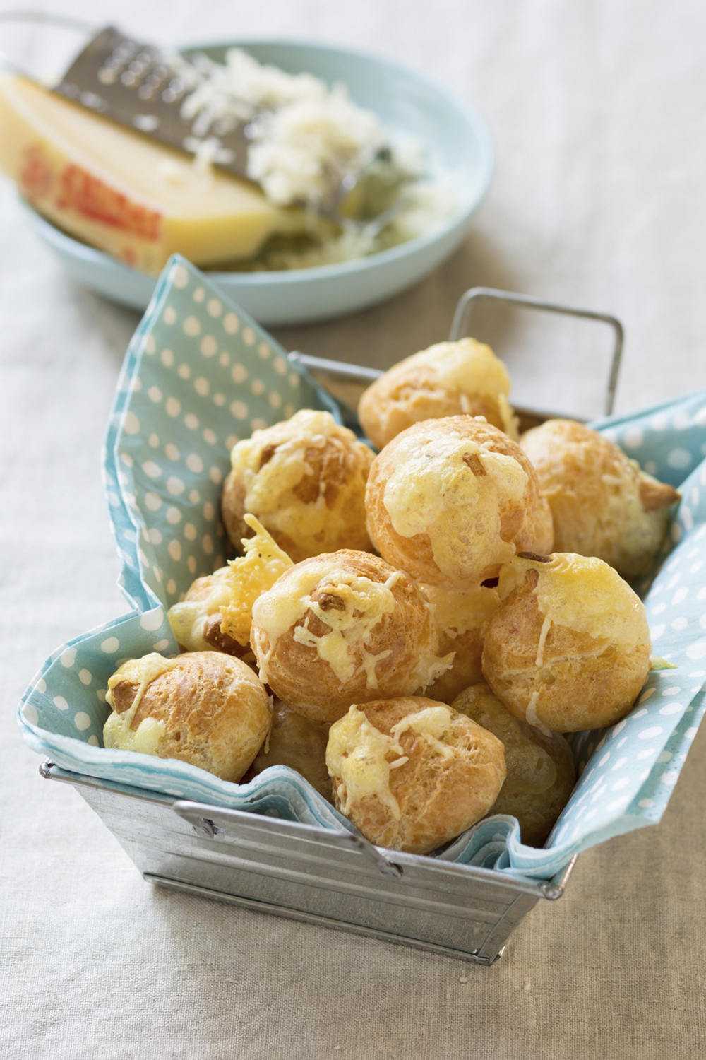 GOUGÈRES CON EMMENTALER DOP