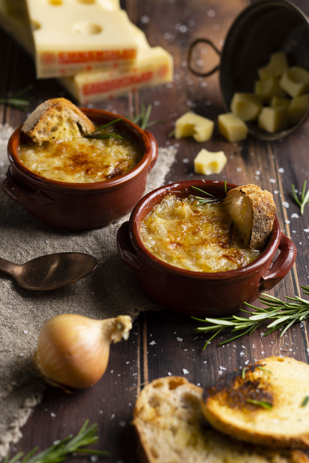 Zuppa di cipolle all’Emmentaler DOP