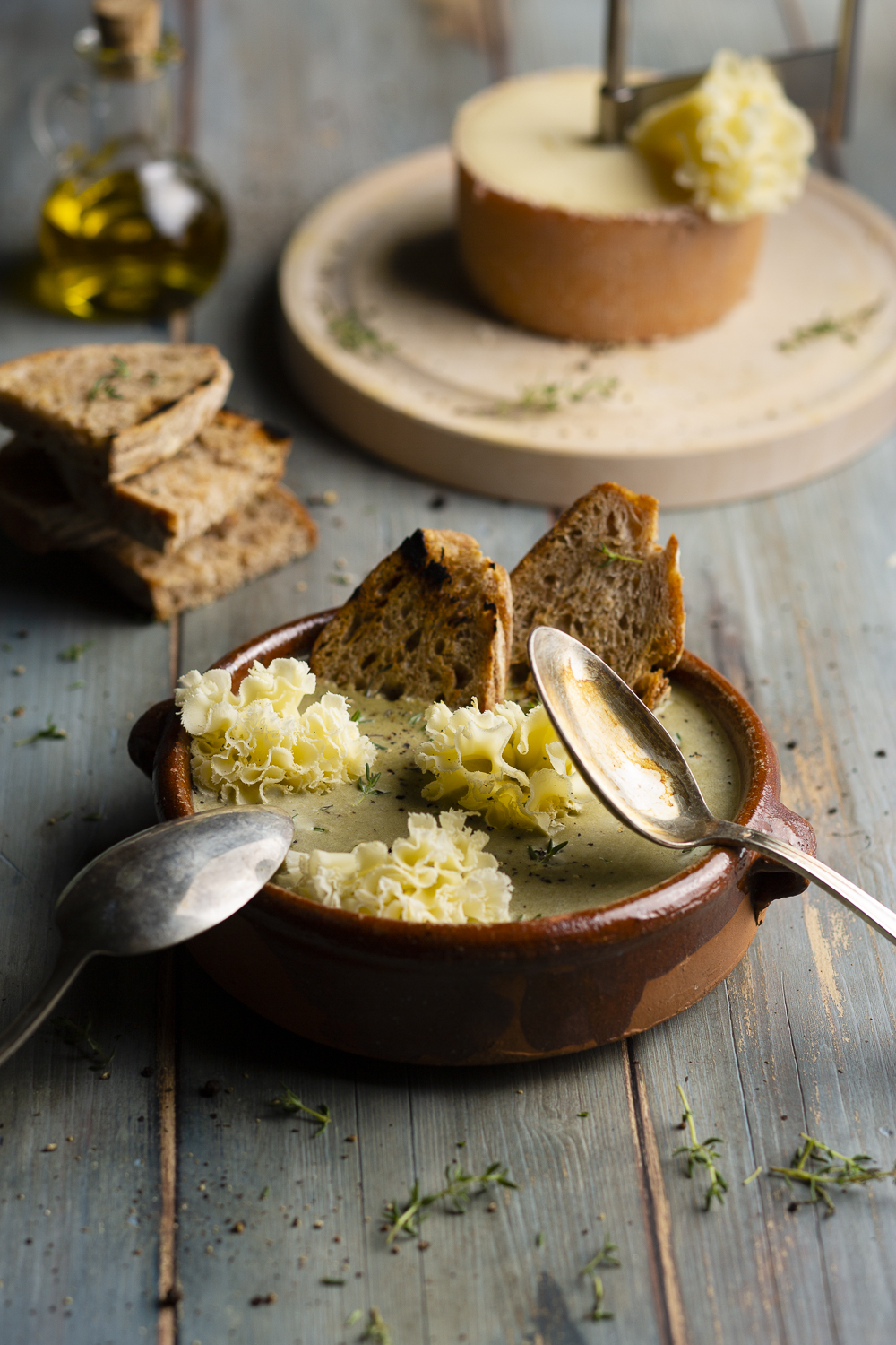 Zuppa di verdure con roselline di Tête De Moine DOP