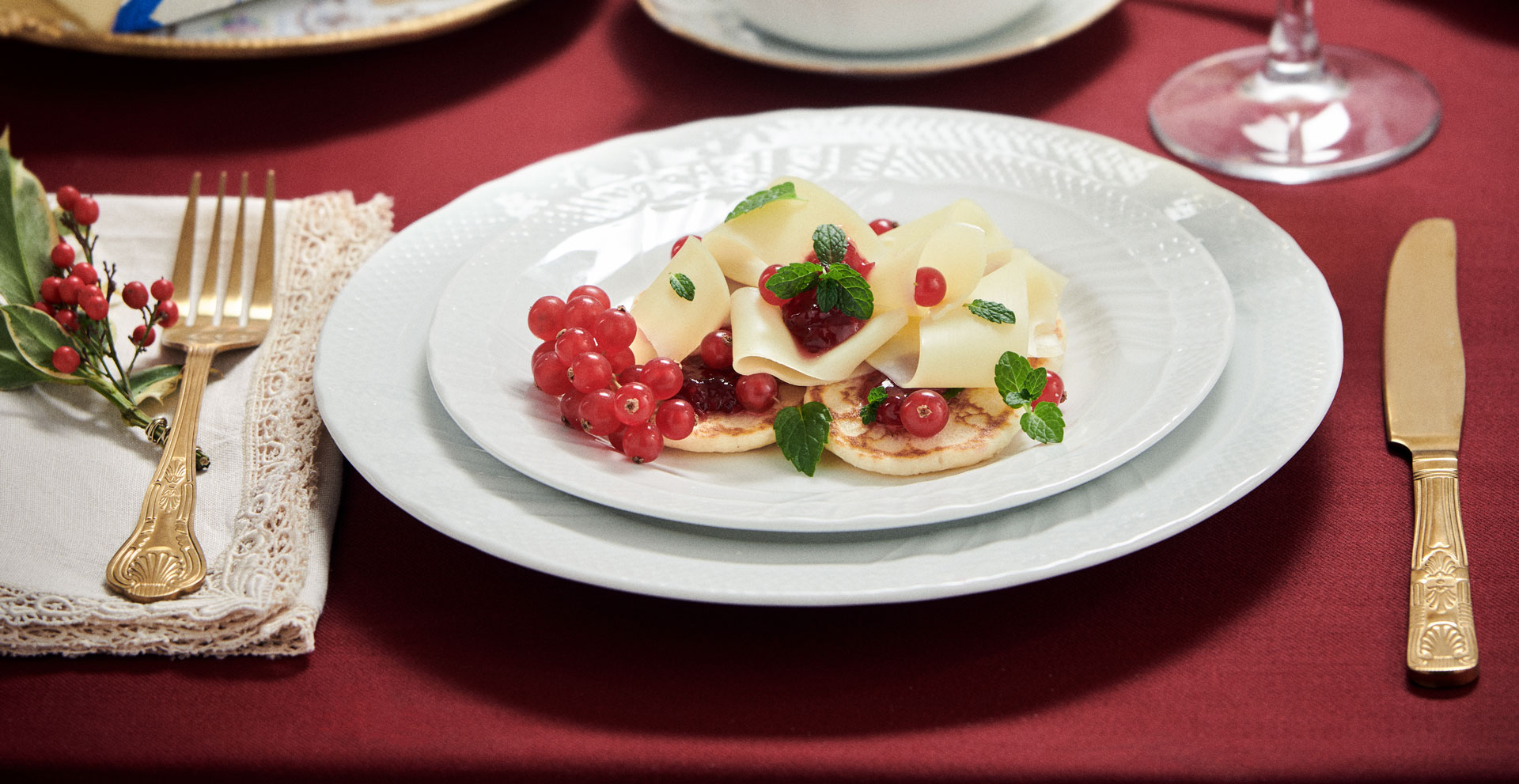 Blinis con chutney di ribes e nastri di Appenzeller®